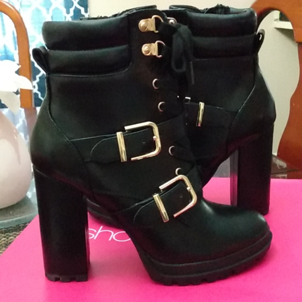 Analisa Black Booties size 6.5